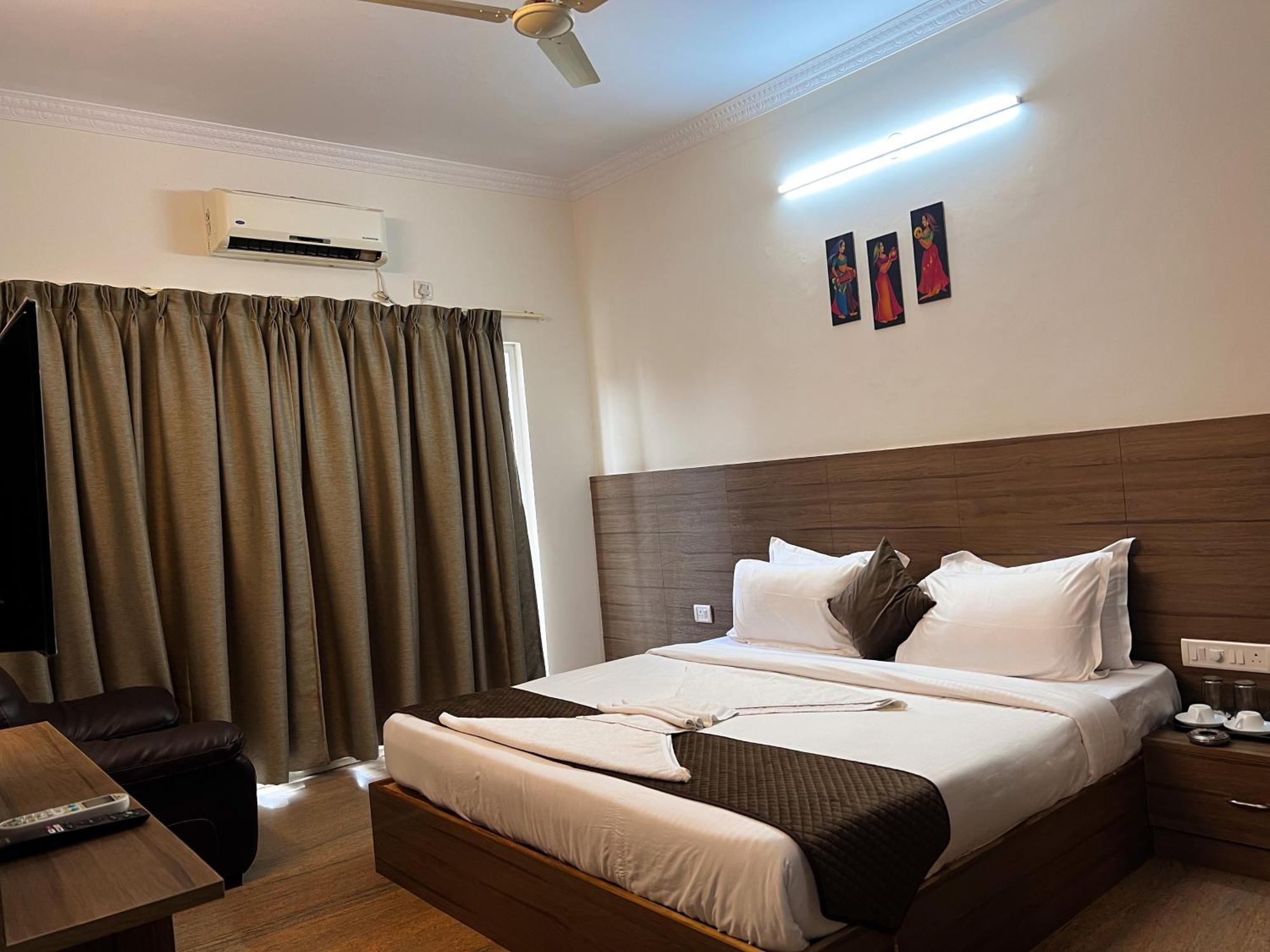Hotel Elite By Agira Hotels-Free Airport Pickup Or Drop Yelahanka エクステリア 写真